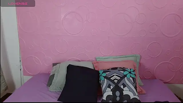 Snapshot of dulcenia_rose chatting on March 17, 2025, 1:50 pm dulcenia rose online show from March 17, 2025, 1:50 pm