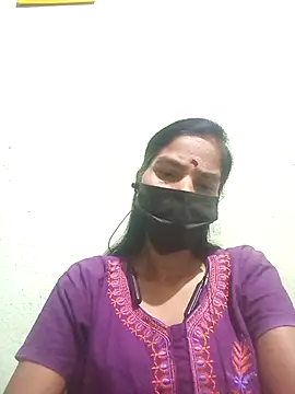 anusiya01 online show from September 14, 2025, 2:05 pm