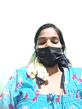 anusiya01 online show from September 26, 2025, 6:45 pm