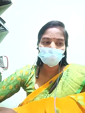 anusiya01 online show from December 3, 2025, 3:21 pm