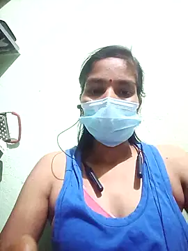 anusiya01 online show from December 4, 2025, 4:27 pm