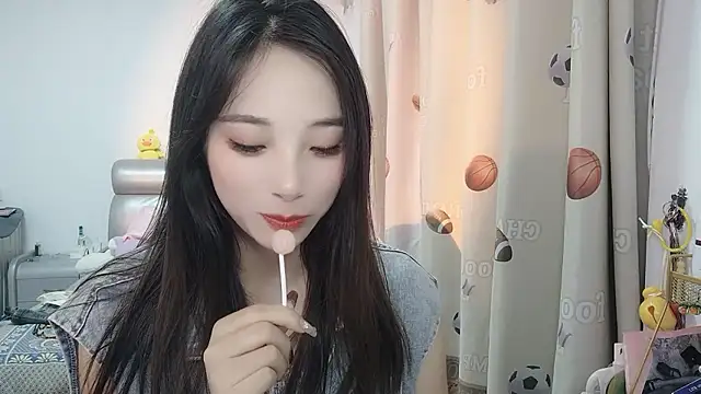ooo   mimi online show from December 4, 2024, 1:09 pm