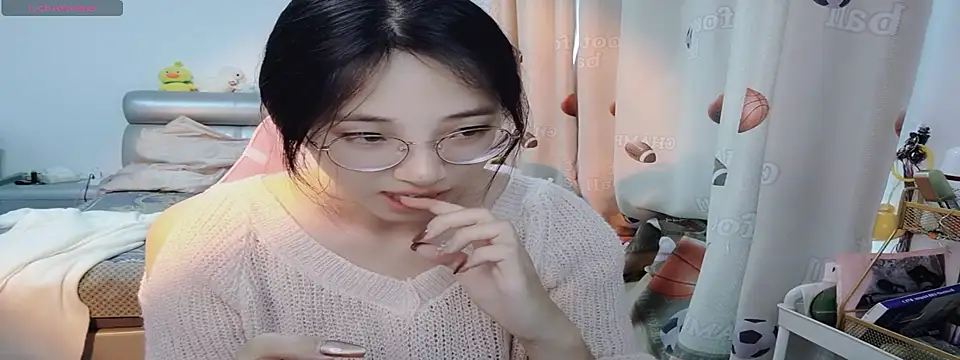 ooo   mimi online show from December 11, 2024, 2:19 am