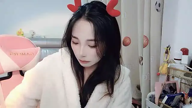 ooo   mimi online show from December 25, 2024, 2:13 pm