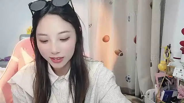 ooo   mimi online show from January 9, 2025, 11:58 am