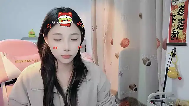 ooo   mimi online show from February 18, 2025, 9:32 am