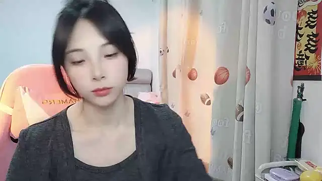 ooo   mimi online show from February 21, 2025, 12:06 pm