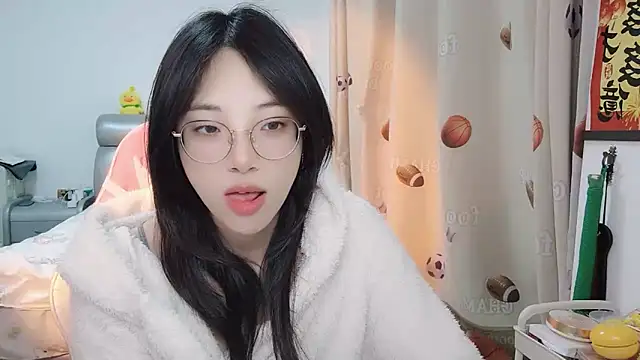 ooo   mimi online show from February 25, 2025, 11:08 am