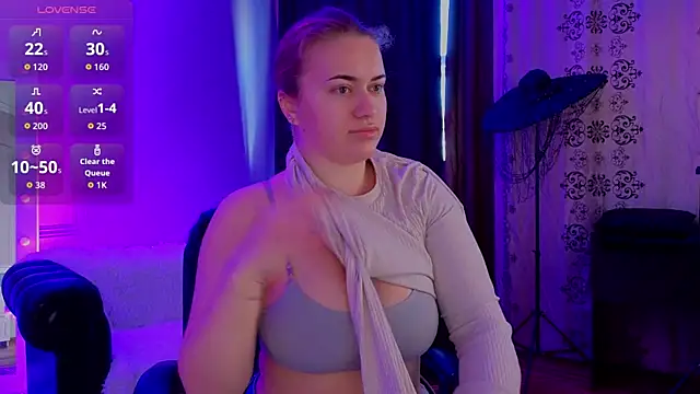 Snapshot of Ariell_Margot_ chatting on October 17, 2025, 7:33 am Ariell Margot  online show from October 17, 2025, 7:33 am