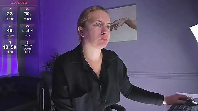 Snapshot of Ariell_Margot_ chatting on October 21, 2025, 9:32 am Ariell Margot  online show from October 21, 2025, 9:32 am