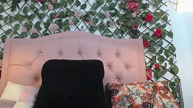 ElizabethSweet  online show from April 30, 2026, 8:57 pm