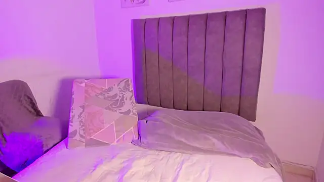 Snapshot of sarah__bigboobs chatting on February 15, 2026, 9:41 am sarah bigboobs online show from February 15, 2026, 9:41 am