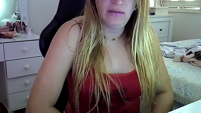 Snapshot of luizacandy chatting on June 22, 2026, 3:42 pm luizacandy online show from June 22, 2026, 3:42 pm