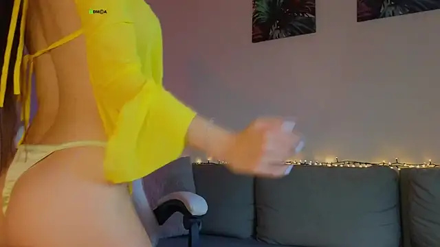 tina akira online show from October 27, 2025, 7:40 pm