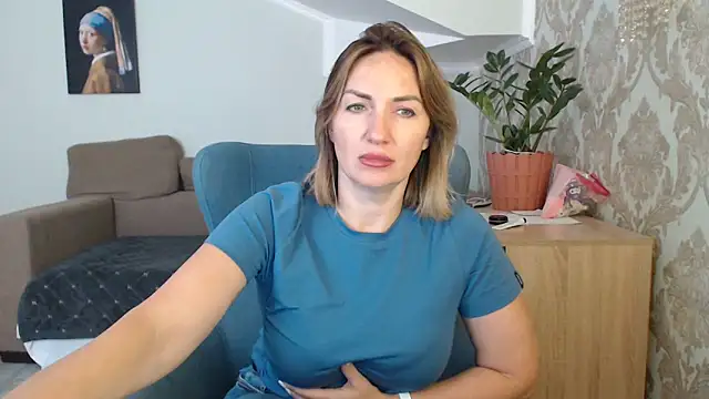 Snapshot of Mallinia chatting on October 11, 2025, 12:04 pm Mallinia online show from October 11, 2025, 12:04 pm