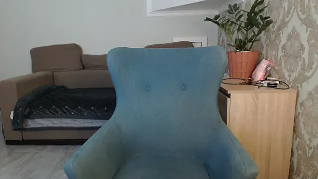 Snapshot of Mallinia chatting on October 18, 2025, 10:05 am Mallinia online show from October 18, 2025, 10:05 am