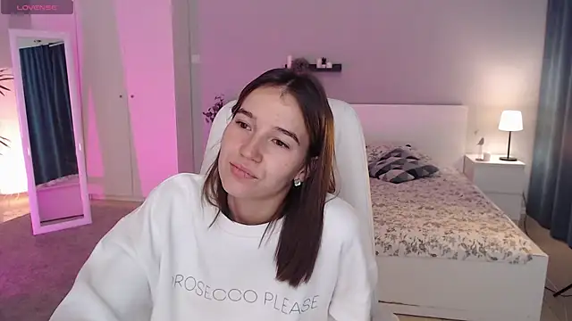 Snapshot of Bellla_Haddid chatting on September 27, 2025, 1:10 am Bellla Haddid online show from September 27, 2025, 1:10 am