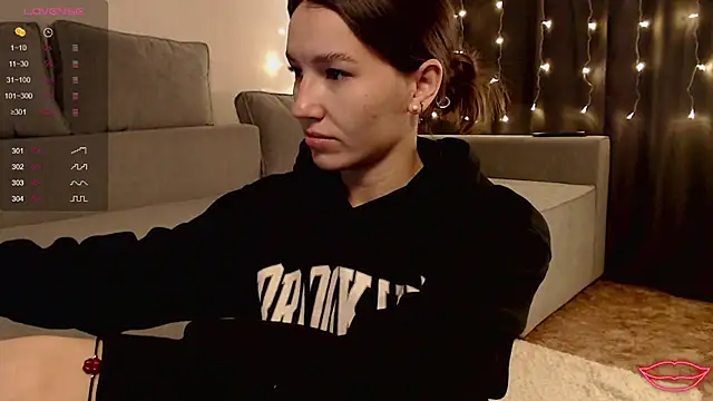 Bellla Haddid online show from May 13, 2026, 2:09 am