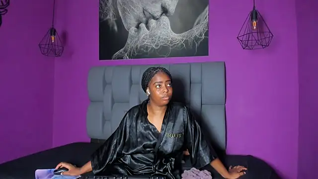 Snapshot of carlota_swan chatting on October 25, 2025, 2:24 pm carlota swan online show from October 25, 2025, 2:24 pm