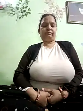 Kavya kapoor online show from February 1, 2025, 4:44 pm