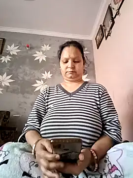 Kavya kapoor online show from February 5, 2025, 2:40 am