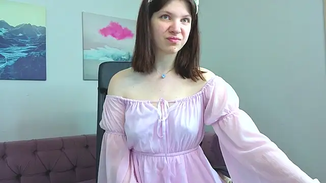 Baby Evalena online show from May 6, 2026, 5:25 am