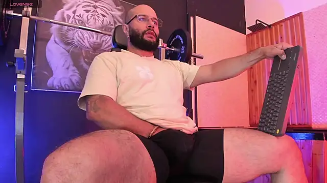 Snapshot of Luke__09 chatting on March 11, 2026, 11:49 am Luke 09 online show from March 11, 2026, 11:49 am