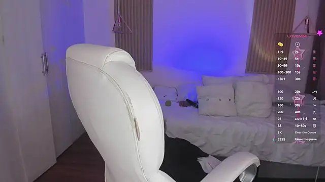 Kendall Bunnyy online show from September 16, 2025, 8:21 pm