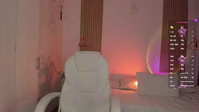 Kendall Bunnyy online show from October 13, 2025, 9:15 pm