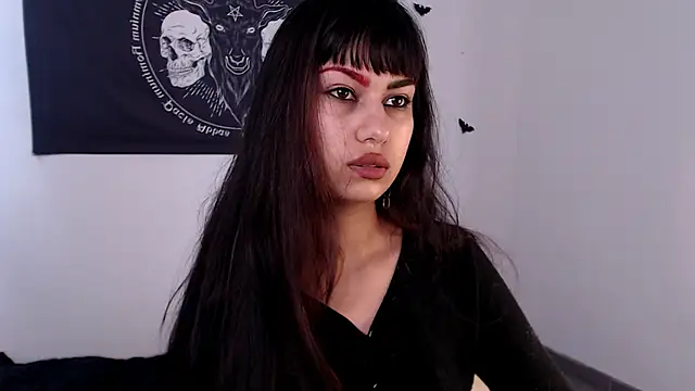 Little-Lucifer online show from December 4, 2025, 5:32 pm