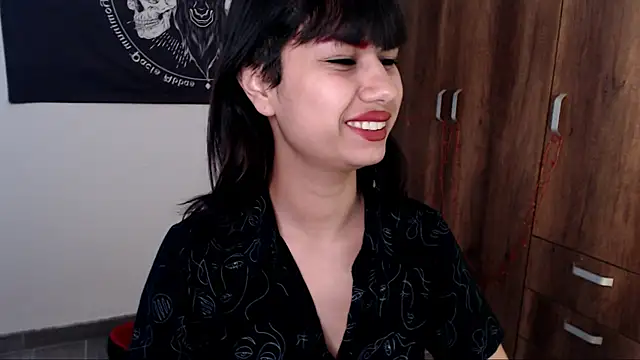 Snapshot of Little-Lucifer chatting on May 15, 2026, 6:48 pm Little-Lucifer online show from May 15, 2026, 6:48 pm
