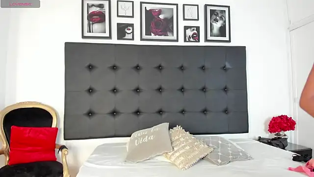 SaraDreamss online show from January 24, 2025, 8:32 pm