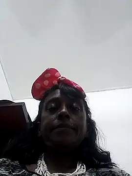 mamakarma1403 online show from February 15, 2025, 10:44 am