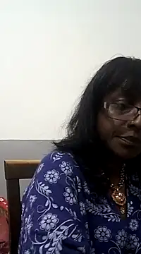 mamakarma1403 online show from February 21, 2025, 1:33 pm