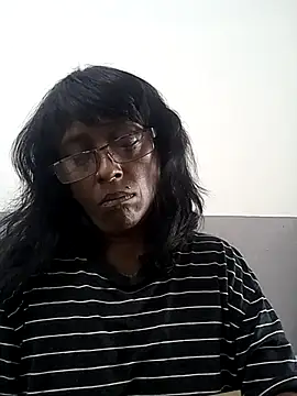 mamakarma1403 online show from March 3, 2025, 1:31 am