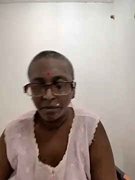 Snapshot of mamakarma1403 chatting on June 25, 2026, 4:34 am mamakarma1403 online show from June 25, 2026, 4:34 am
