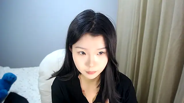 peggy-panda online show from October 25, 2025, 8:33 am