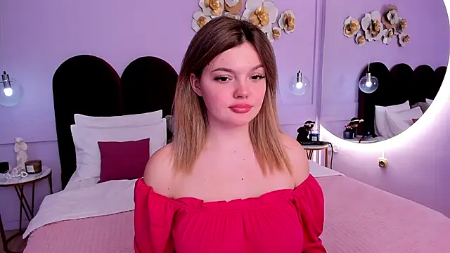 Snapshot of ZaraBloom chatting on March 3, 2025, 7:39 pm ZaraBloom online show from March 3, 2025, 7:39 pm