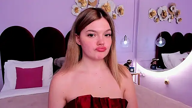 Snapshot of ZaraBloom chatting on March 13, 2025, 7:39 pm ZaraBloom online show from March 13, 2025, 7:39 pm