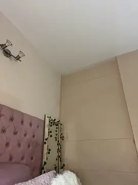 ItsLeyaa online show from October 4, 2025, 11:58 pm