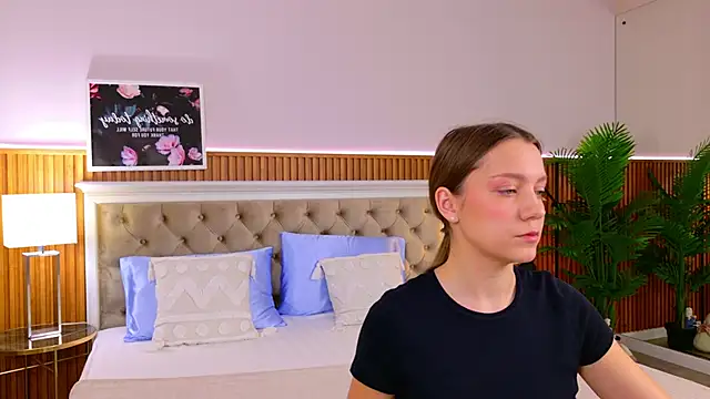 AliceBrayan online show from February 23, 2025, 5:12 am