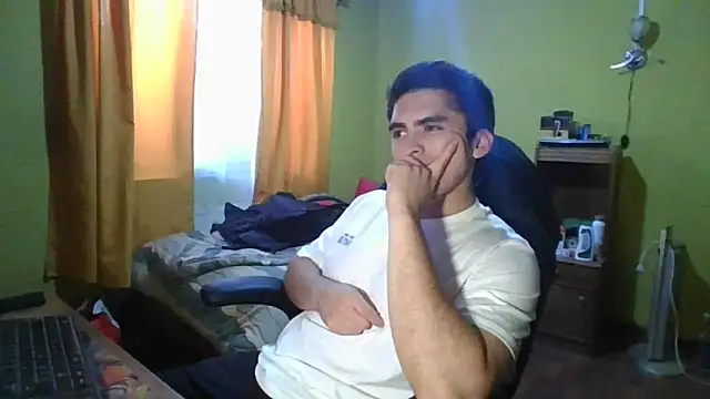 r paulo25 online show from December 27, 2024, 11:10 pm