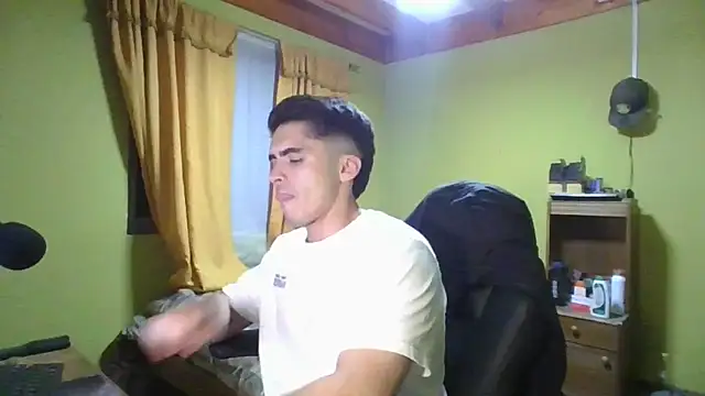 r paulo25 online show from January 15, 2025, 12:30 am