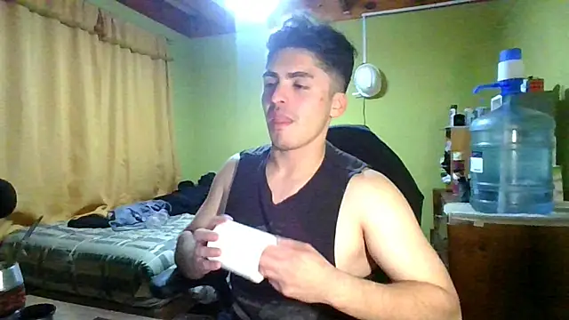 r paulo25 online show from June 26, 2026, 3:44 am