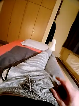 Snapshot of pascalino100 chatting on February 28, 2026, 9:16 pm pascalino100 online show from February 28, 2026, 9:16 pm