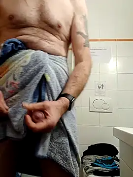 Snapshot of pascalino100 chatting on March 11, 2026, 7:09 pm pascalino100 online show from March 11, 2026, 7:09 pm