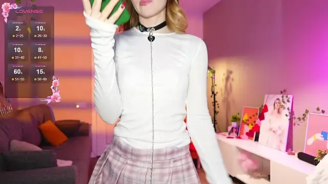Snapshot of SpiceJessy chatting on April 10, 2026, 7:35 am SpiceJessy online show from April 10, 2026, 7:35 am