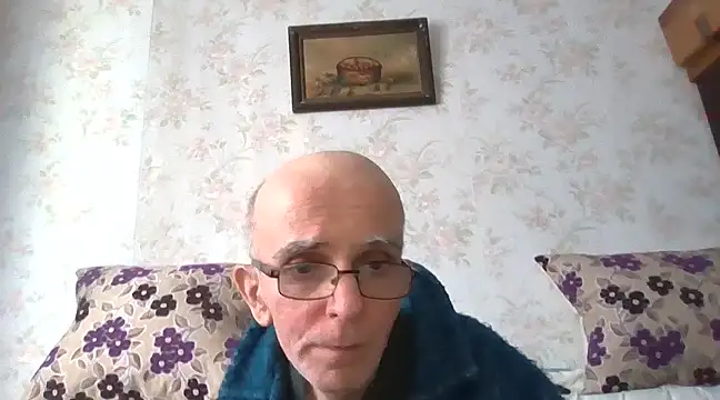 Snapshot of mariusica1@xh chatting on February 6, 2025, 9:11 am mariusica1xh online show from February 6, 2025, 9:11 am
