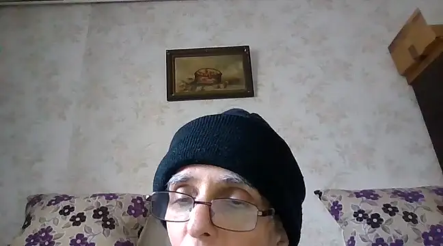 Snapshot of mariusica1@xh chatting on February 12, 2025, 2:10 pm mariusica1xh online show from February 12, 2025, 2:10 pm