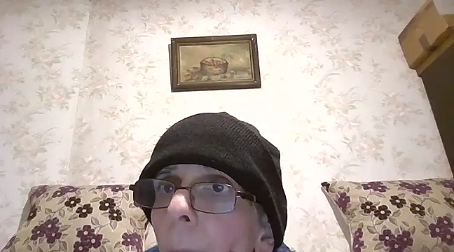 Snapshot of mariusica1@xh chatting on February 12, 2025, 11:20 pm mariusica1xh online show from February 12, 2025, 11:20 pm